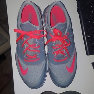 9.5 women's Nike FS Lite Run 2
